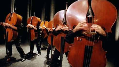 "L'Orchestre des Contrabasses" | hier direkt zu Seite